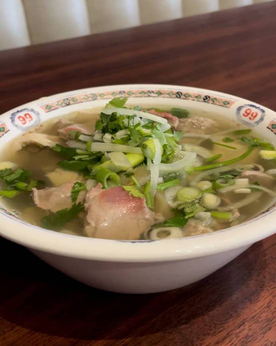 House Special 99 Rice Noodle Soup (Pho Dac Biet)