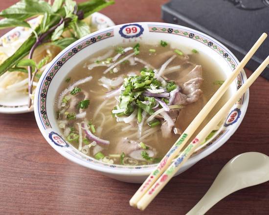 Medium Rare Beef Rice Noodle Soup (Pho Tai)
