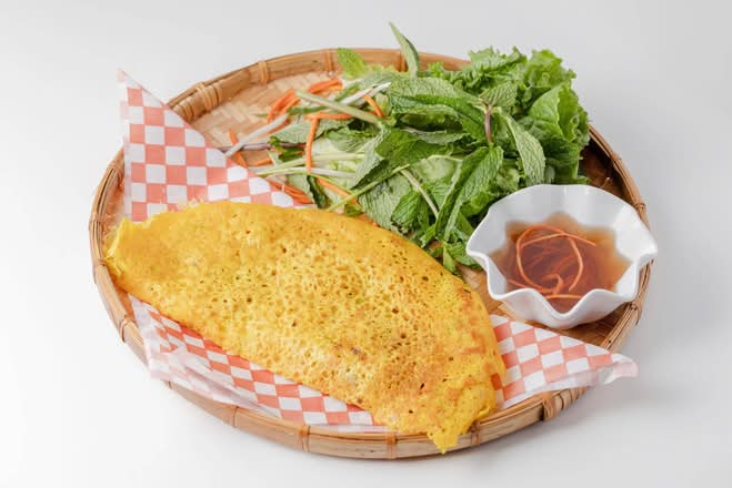 Vietnamese Crepe (Bánh Xèo)
