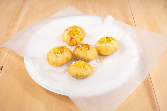 Dahi Batata Puri / Dahi Wale Golgappe