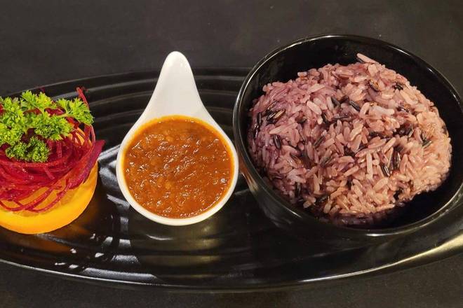 Sticky Rice with Peanut Sauce