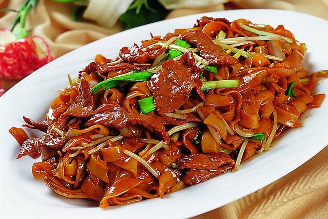 25. Beef and Rice Noodles
