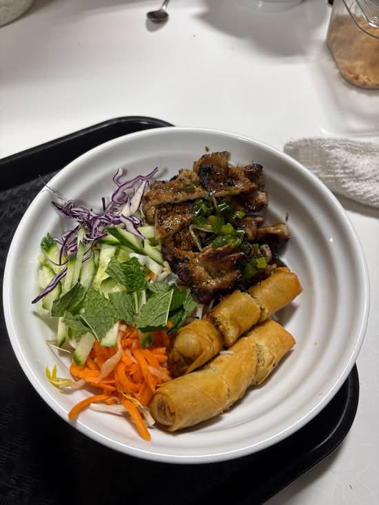B5. Spring Roll & Grilled Pork Vermicelli