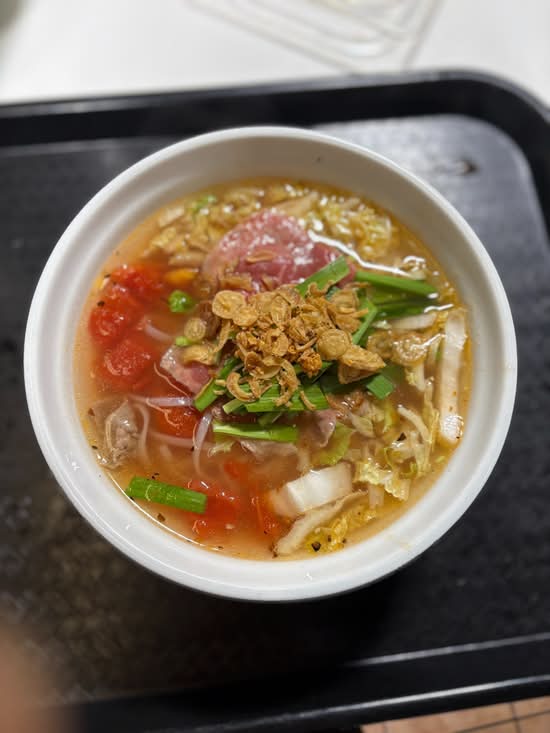T7. Shrimp Soup with Vermicelli