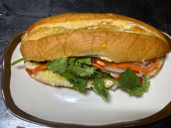 Vs.  Banh mi (Vietnamese sanwich)