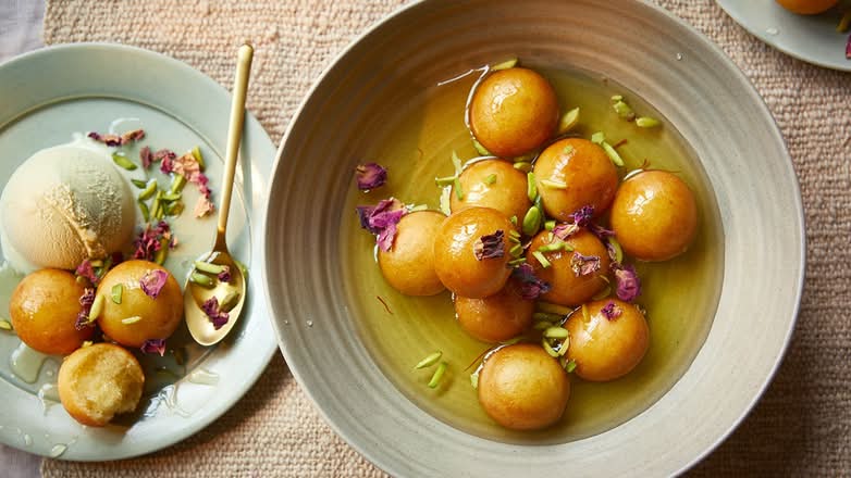 Gulab Jamun / Gulab Jamun