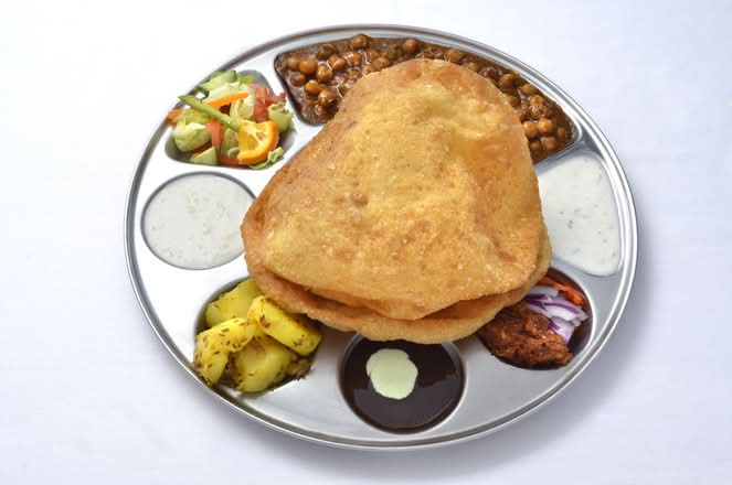 Chana Bhatura Thali / Chana Bhatura Thali