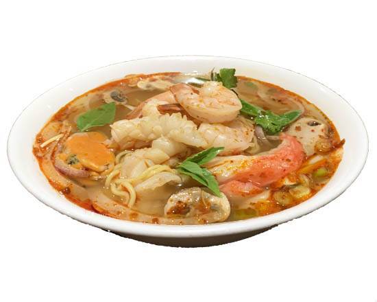 9. Hot&Sour Seafood  Ramen