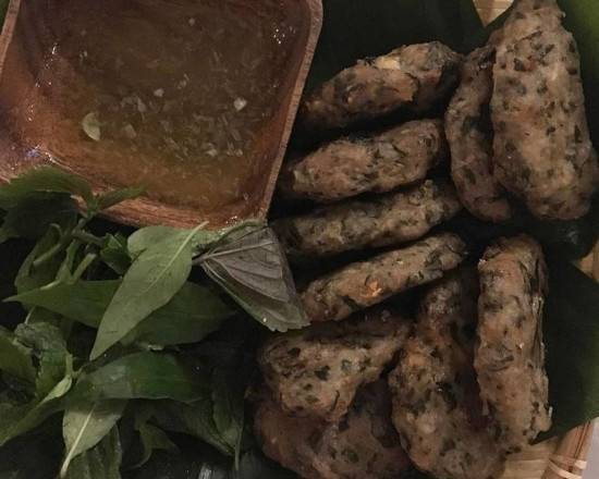 Mn11 - Pan Fried Pork  and  Snails Pancake with Betel Leaf