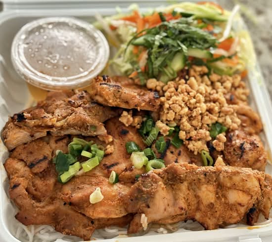 B5 - Vermicelli with BBQ Chicken