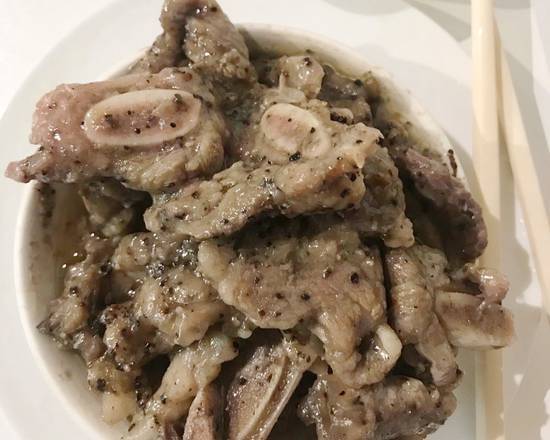 15. Côtelettes de bœuf avec sauce au poivre / Steamed Short Ribs (beef) with Black Pepper Sauce 黑椒牛仔骨