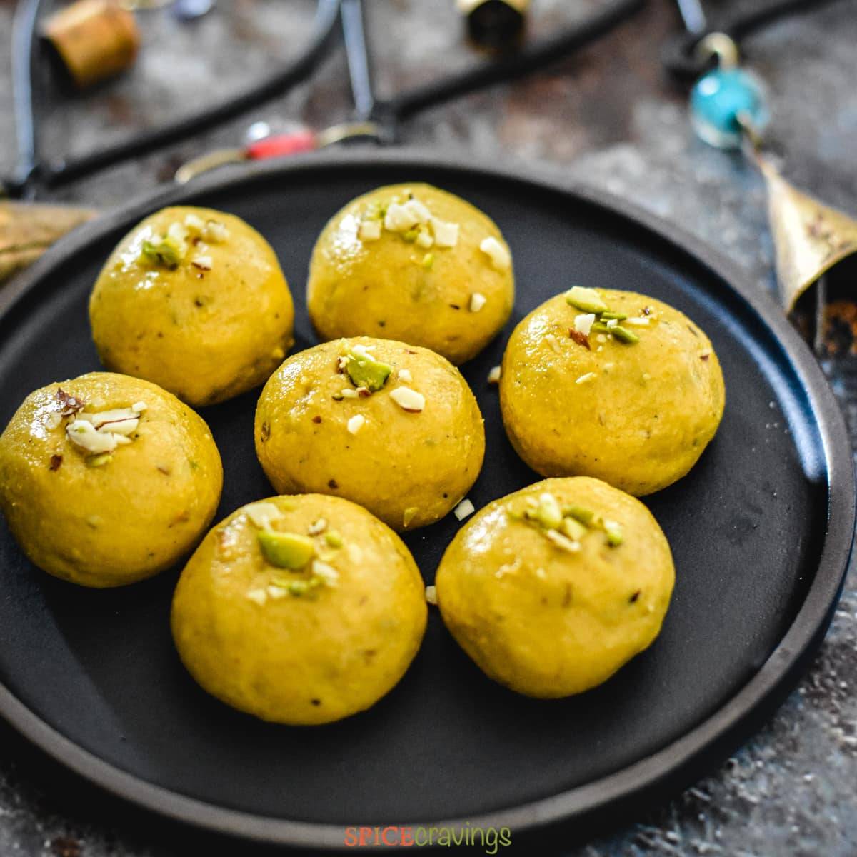 Besan Laddu(1 LB)