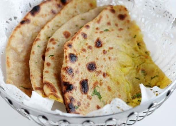 Aloo & Pyaaz Paratha Special