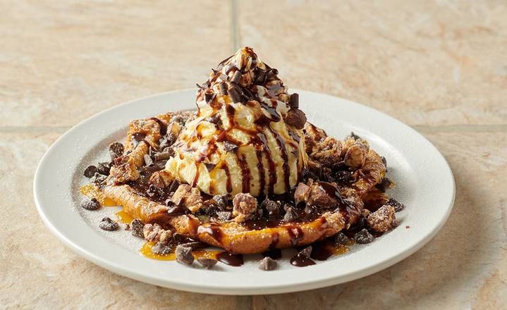 Cookie Supreme with Snickers™