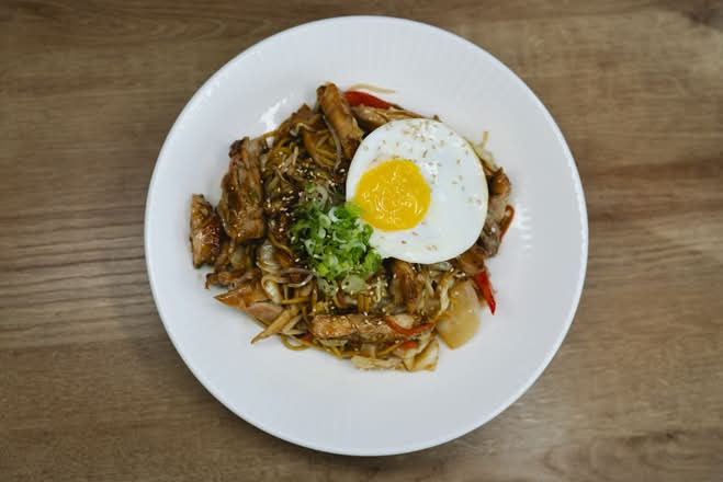 CHICKEN YAKI SOBA