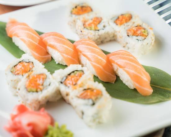 Salmon Sushi Special (12 pcs)