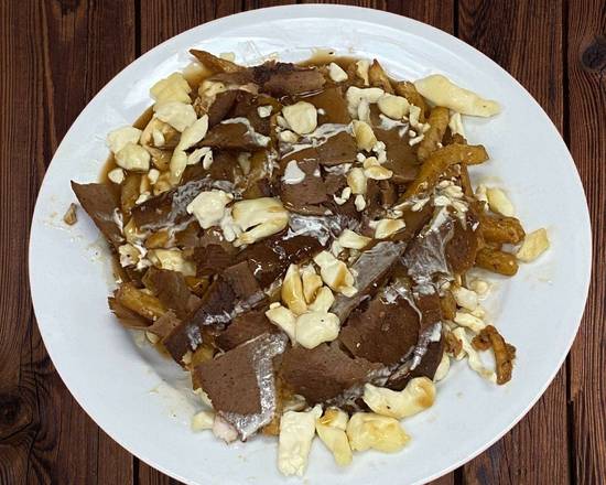 Grande Poutine à l'Agneau / Large Poutine with Lamb