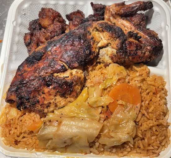 1/4 Poulet, Plantains, and Riz