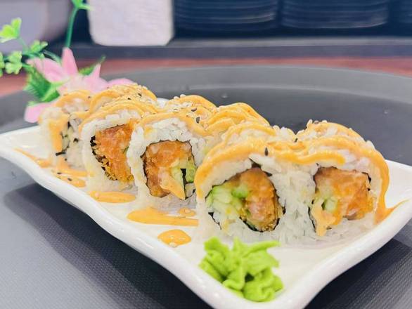 Spicy Salmon Uramaki