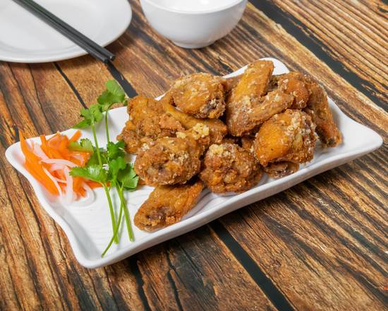 Garlic Butter Chicken Wings (10 pcs) (Cánh Gà Chiên Bơ)