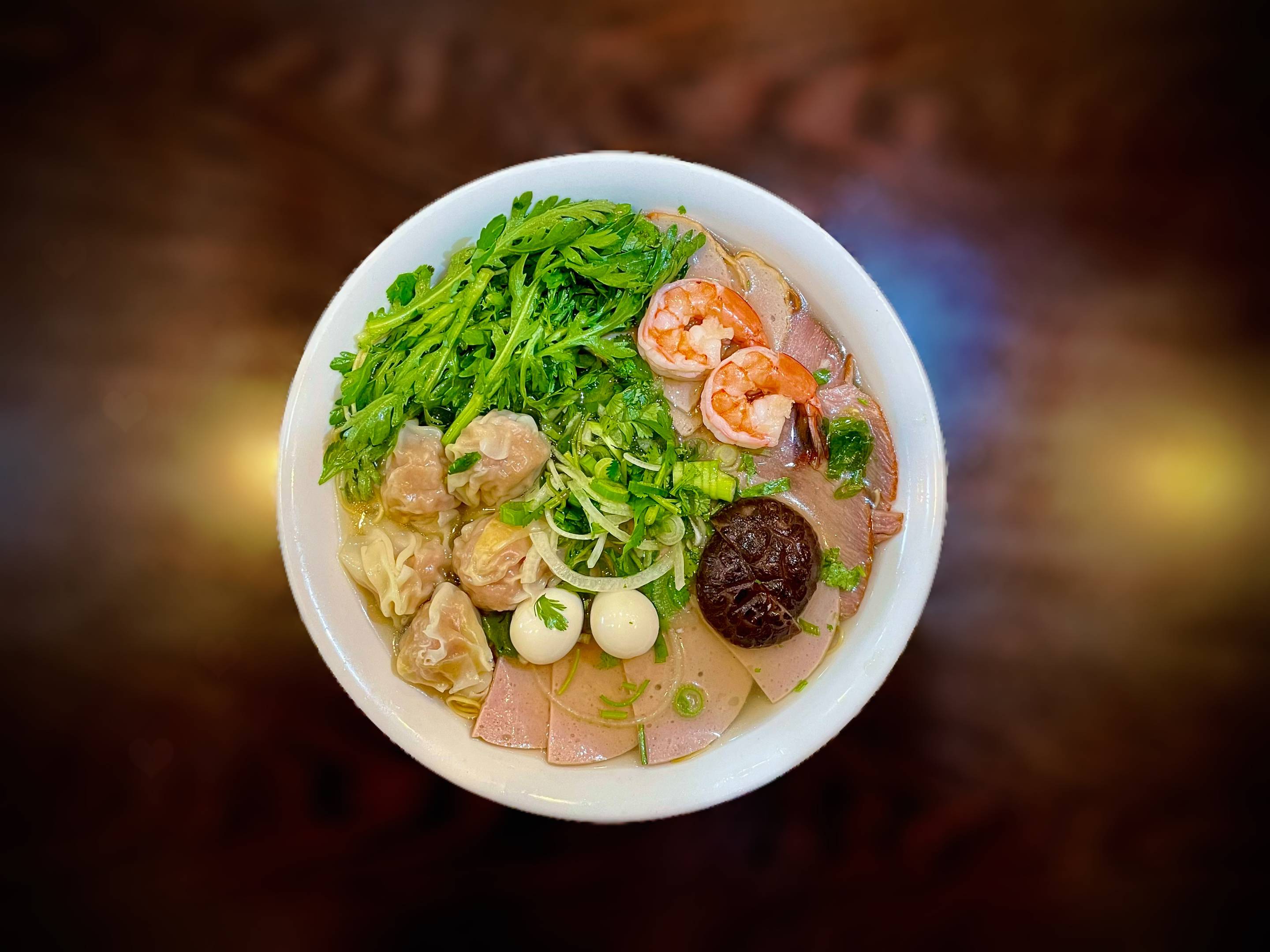 Vietnamese Style Wonton Noodles Soup (Mỳ Vằn Thắn Sủi Cảo Tôm Tươi)