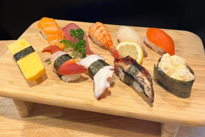 Assorted Sushi Combo (10 pcs)