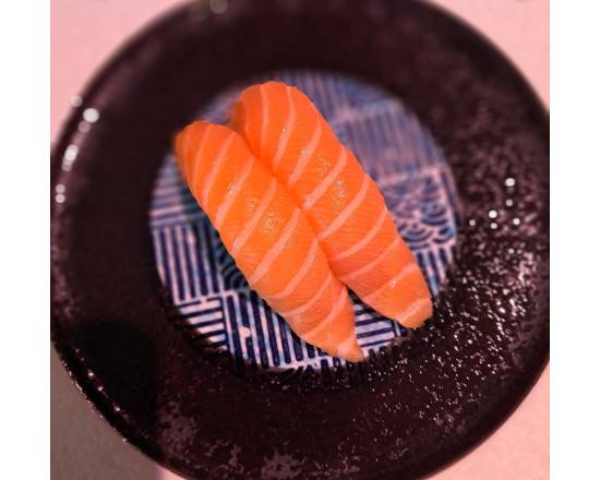 A La Carte Salmon sushi (2 pcs)