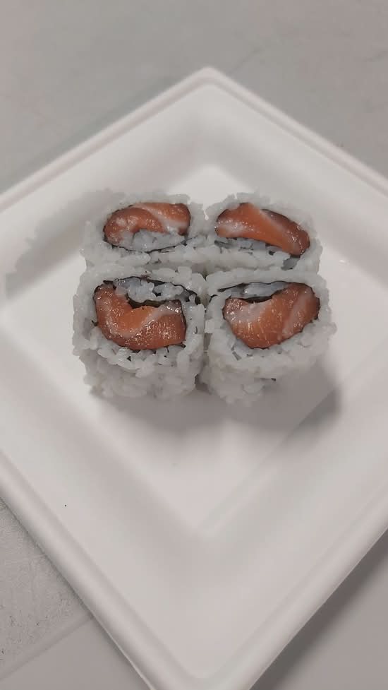 22.Salmon Roll