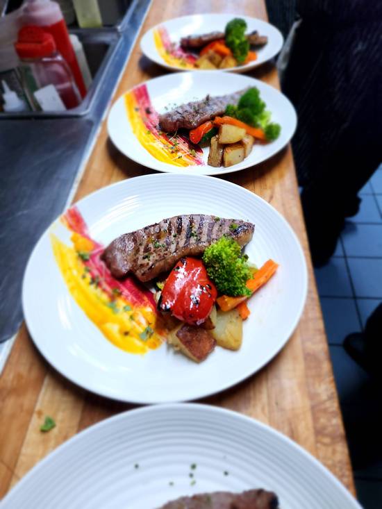 Striploin Steak (8oz)