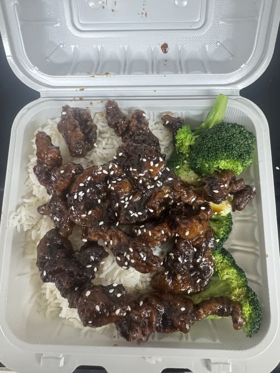 Cripsy Beef with steamed rice