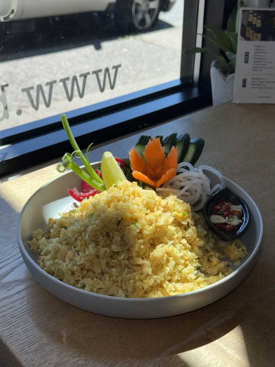 Khao Pad Pu (Crab Fried Rice)