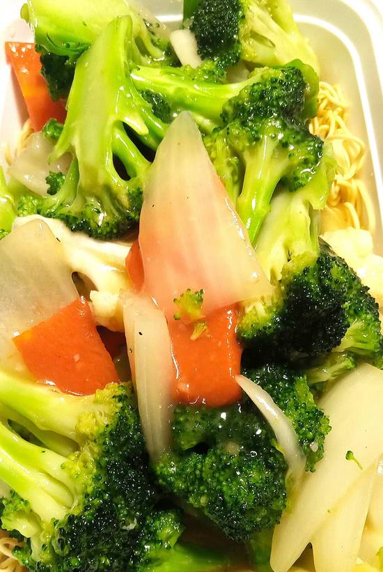 Cantonese Vegetable Lo Mein