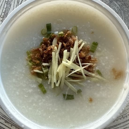 C02. Cháo gà / Chicken Congee