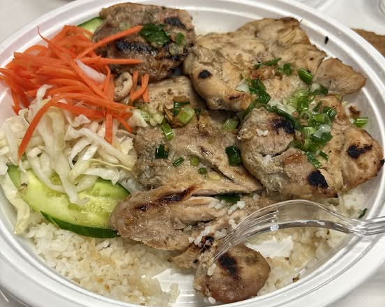 178. Cơm gà nướng / Grilled chicken on rice