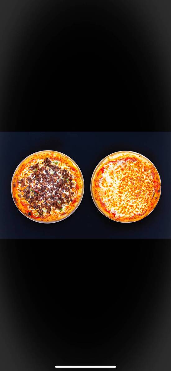 2 Moyennes Pizzas / 2 Medium Pizzas