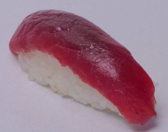 01. Maguro Nigiri (Thon / Tuna)