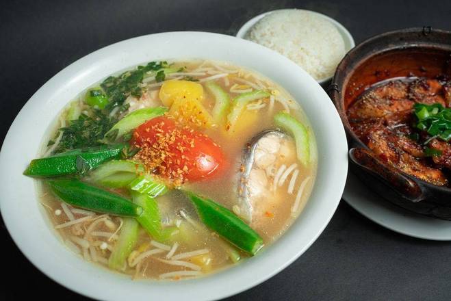 Canh Chua Cá - Vietnamese Sweet and Sour Soup
