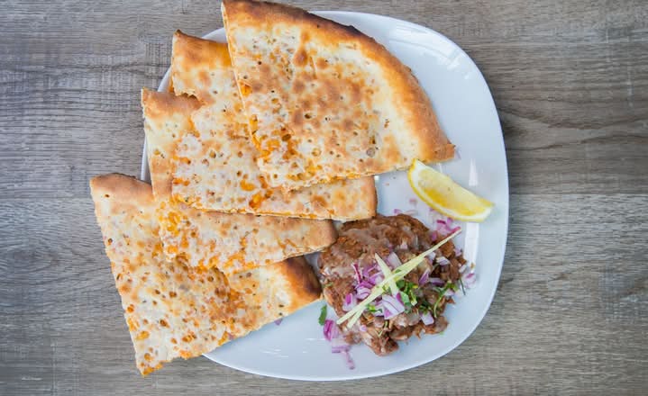 Amritsari Kulcha with Chhole