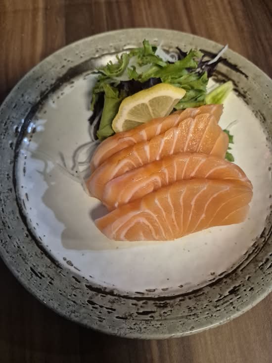 Salmon Sashimi (4pcs)