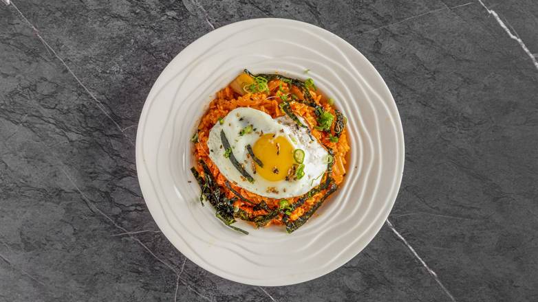 Kimchi Fried Rice (김치볶음밥)