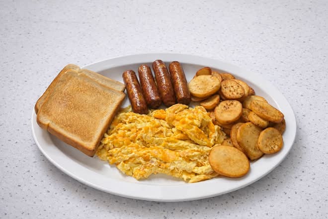 SCRAMBLED EGGS  'N' CHEDDAR