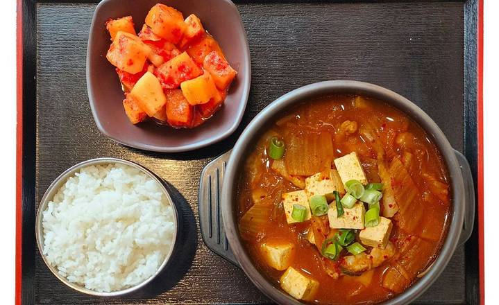 Kimchi-jjigae