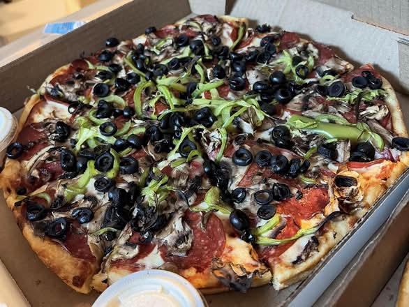 Elvis Special Pizza (Deluxe Style)