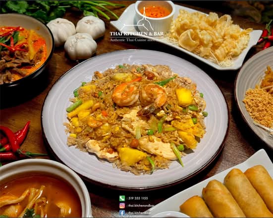 Pineapple Fried Rice (Khao Pad Sapparod)