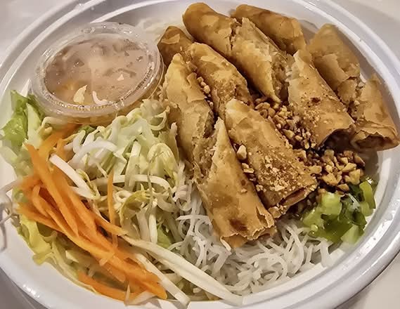 33. Veggie Spring Roll with Vermicelli