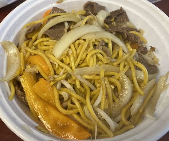 77. Stir Fried Shanghai Noodle with White Onion, Mix Bell Pepper , and Bean Sprout