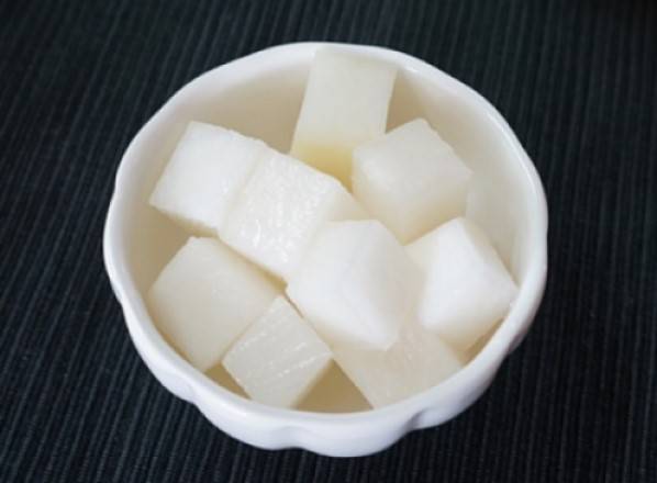 Daikon(radis) mariné / Pickled Daikon(radish)