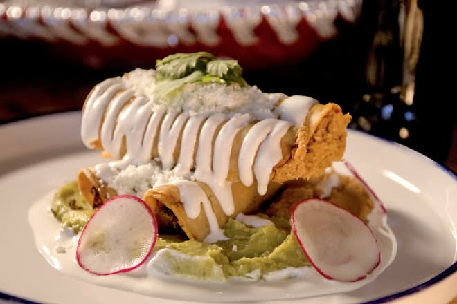 Taquitos Dorados de Tinga (4 Pieces)