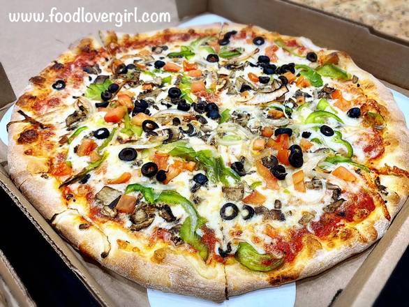 Pizza medium with 3 toppings& Can pop