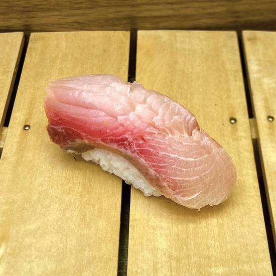 Hamachi Nigiri